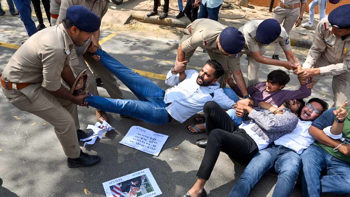 illegal-immigration-protest-pti