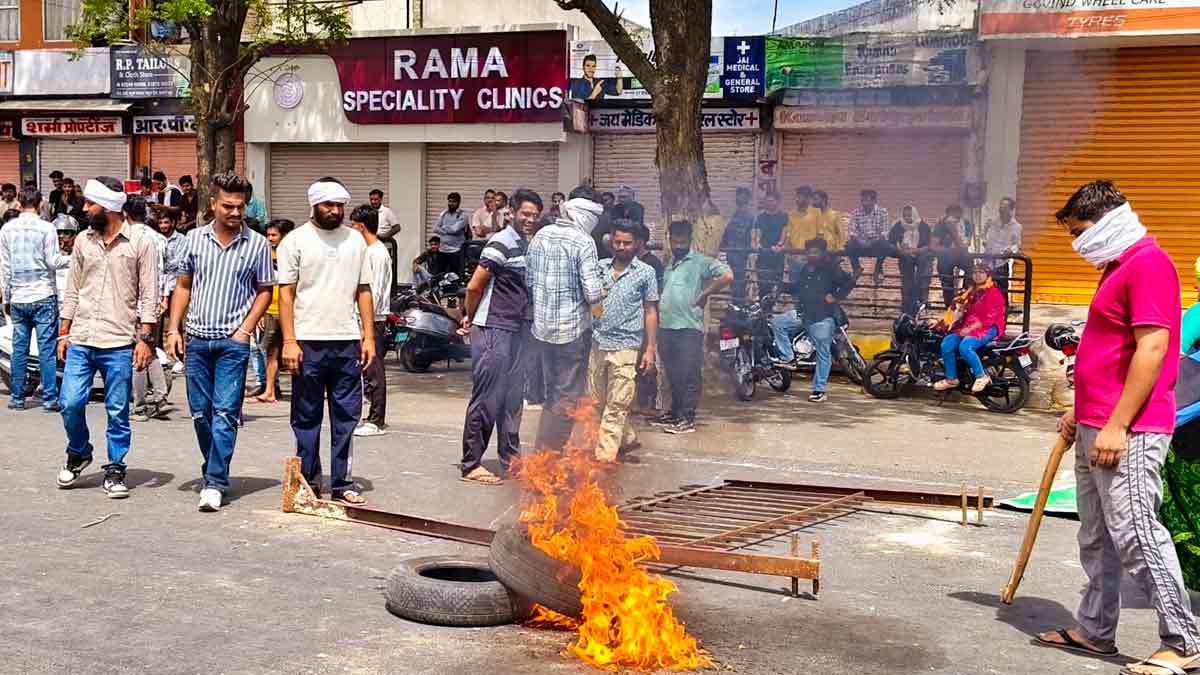 Members of a right-wing group stage a protest over alleged vandalism at Tejaji temple | PTI