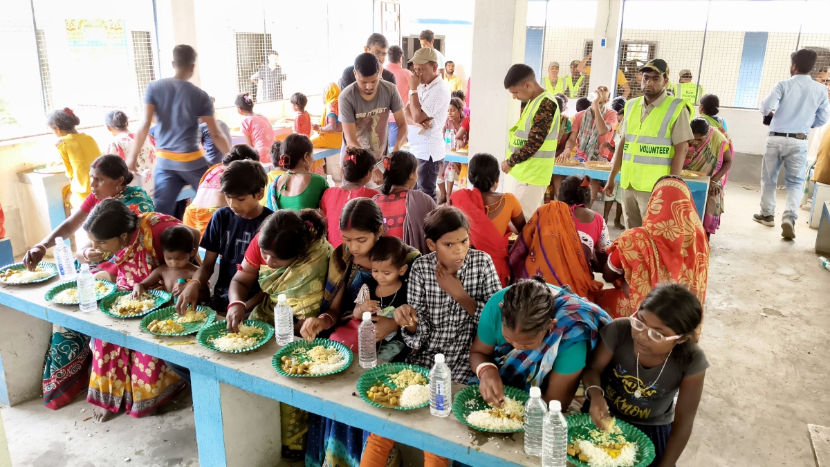 Murshidabad riots: NHRC team, NCW chairperson visit Malda relief camp ...