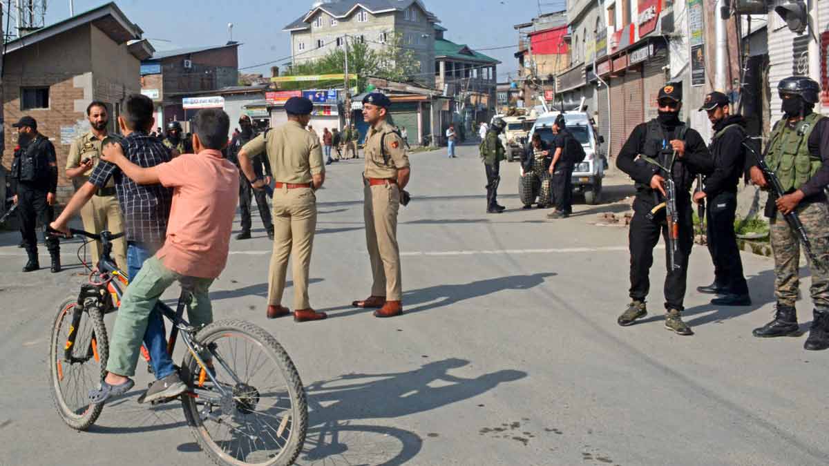 Security forces personnel stand guard in Srinagar | PTI
