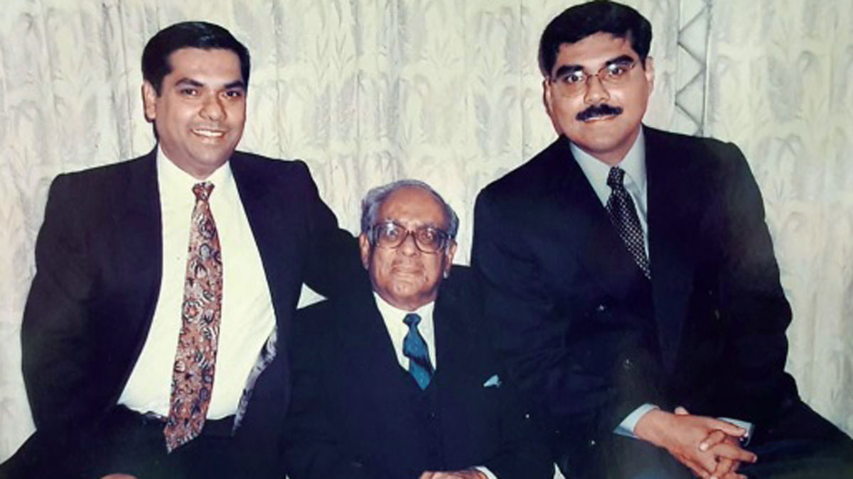 justice-khanna-family