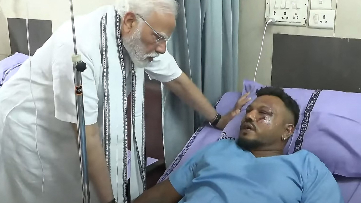 PM Modi meets Viswashkumar Ramesh
