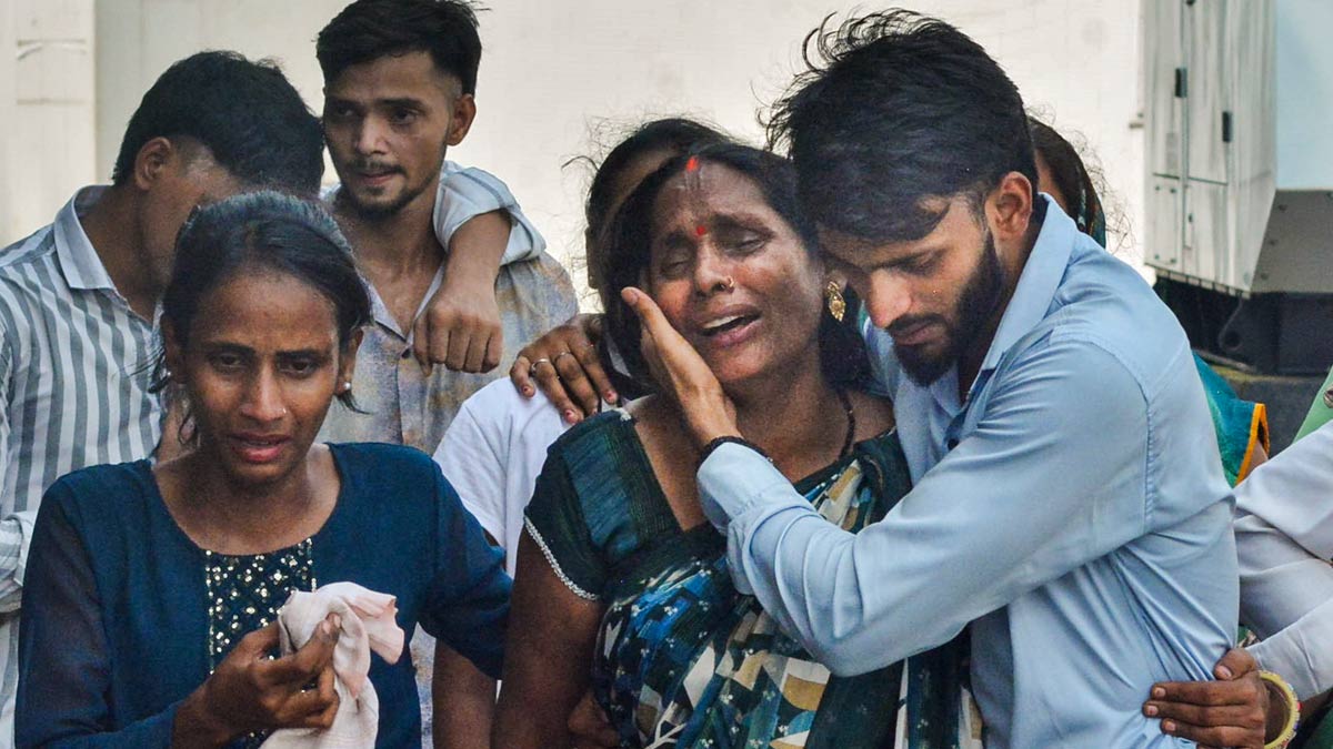 mumbai-train-mishap-pti