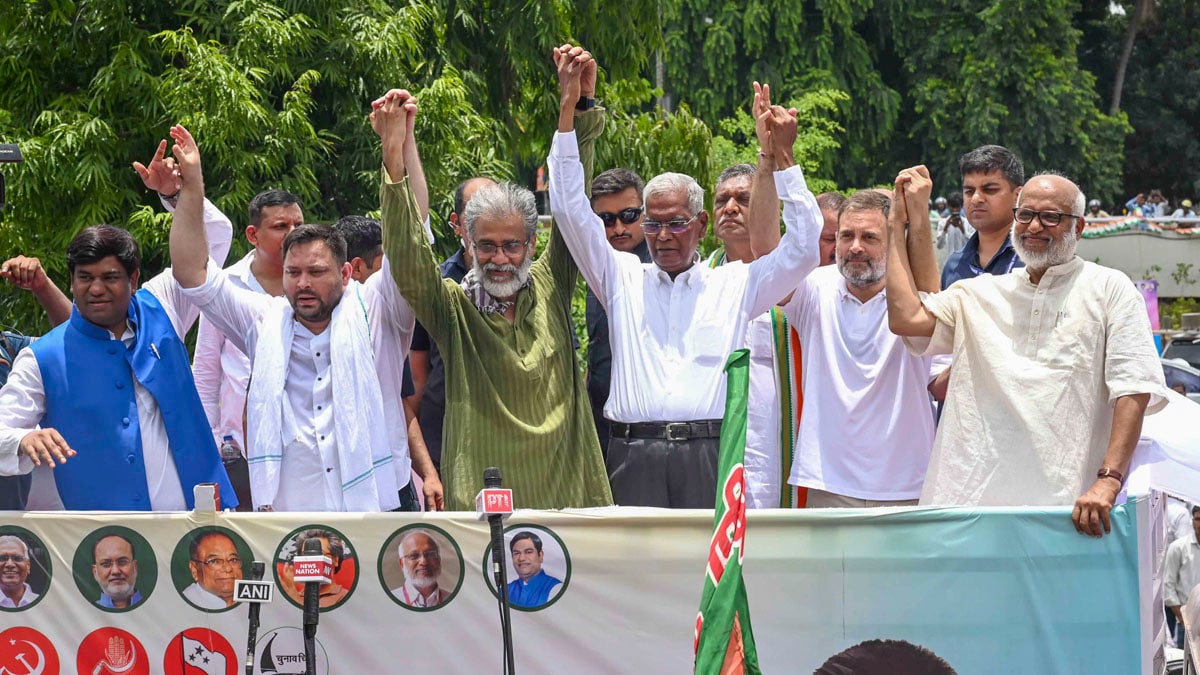Patna: LoP in the Lok Sabha and Congress leader Rahul Gandhi with RJD leader Tejashwi Yadav, CPI General Secretary D Raja, CPI (ML) Liberation General Secretary Dipankar Bhattacharya and others during a press conference amid 'Bihar bandh' called by the INDIA bloc against Special Intensive Revision in the state, in Patna, Wednesday, July 9, 2025. (PTI Photo)(PTI07_09_2025_000120A)