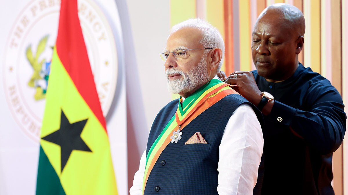 **EDS: THIRD PARTY IMAGE** In this image released by PMO on July 3, 2025, Prime Minister Narendra Modi being conferred with ‘The Officer of the Order of the Star of Ghana’, the country's national honour, by the Ghanaian President John Dramani Mahama, in Accra. (PMO via PTI Photo) (PTI07_03_2025_000011B)