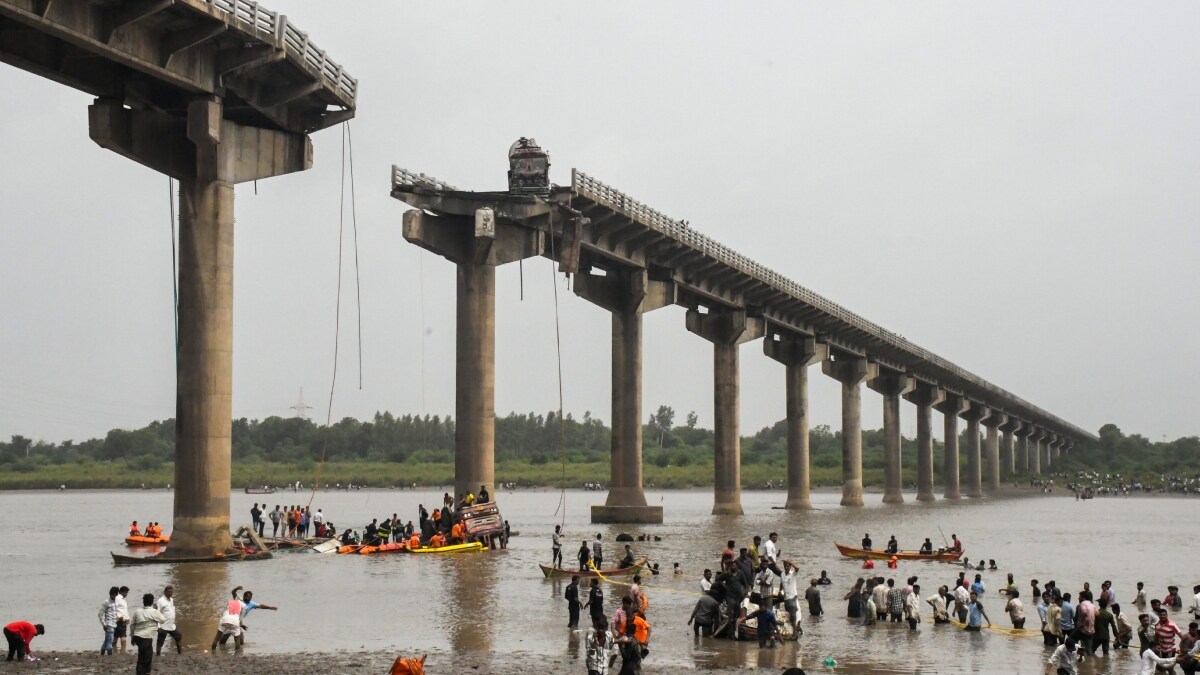 Rescue operation underway after several vehicles fell into the Mahisagar River following the accident | PTI