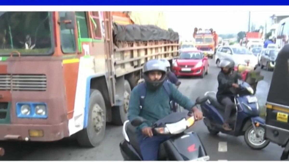 Traffic congestion on Ernakulam-Thrissur National Highway | Manorama News TV
