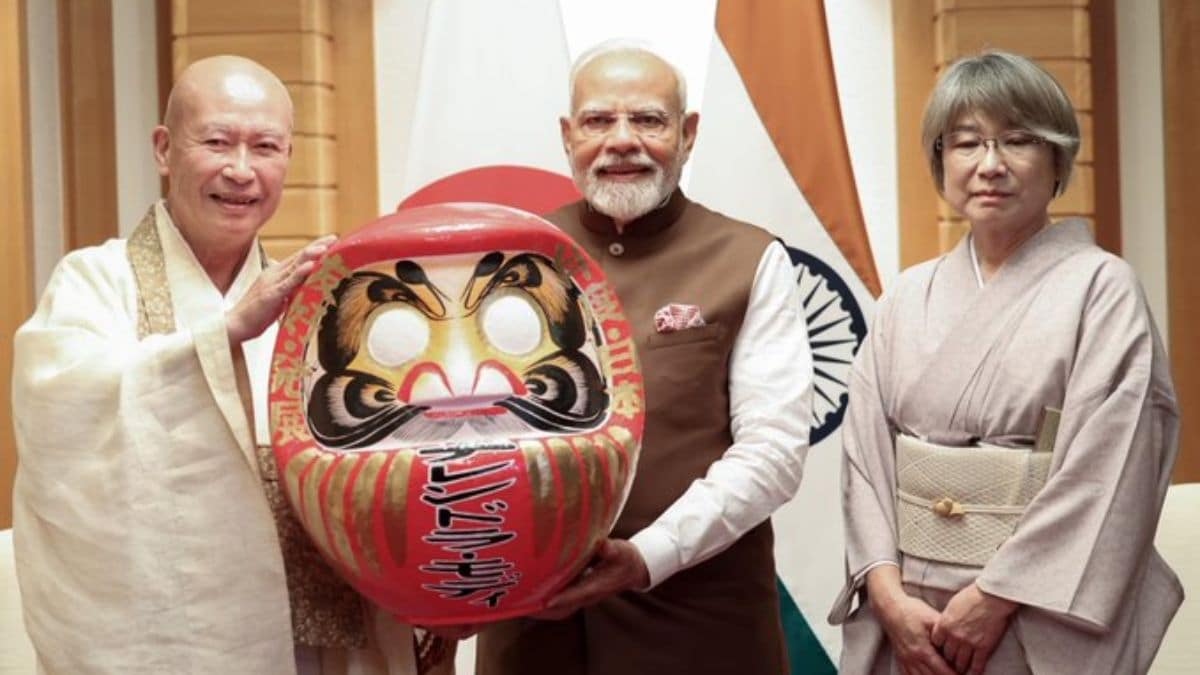Daruma doll gifted to Modi - 1