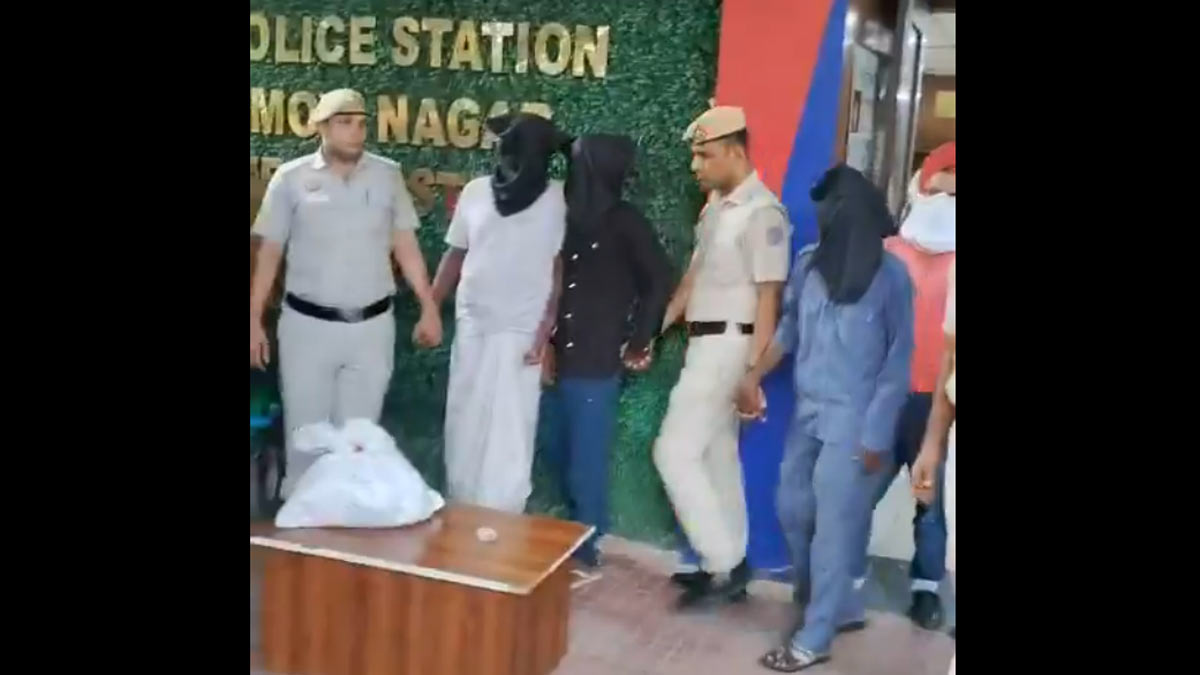 delhi-police-baba-robbery-gang