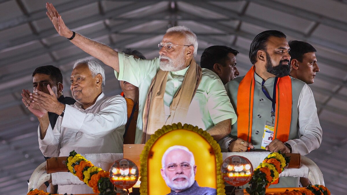**EDS: THIRD PARTY IMAGE** In this image received on Sept. 15, 2025, Prime Minister Narendra Modi with Bihar Chief Minister Nitish Kumar and Deputy Chief Minister Samrat Choudhary during the inauguration and foundation stone laying ceremony of various development projects, in Purnea, Bihar. (PMO via PTI Photo)(PTI09_15_2025_000358B)