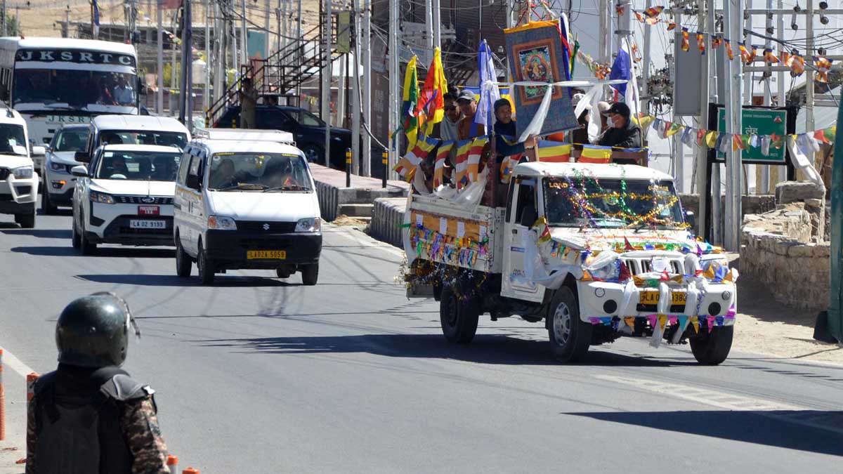 Mortal remains of 24-year-old Stanzin Namgyal, who was killed in violence during recent protests for Ladakh statehood, being taken for his last rites amid curfew in Leh | Bilal Bhadur 