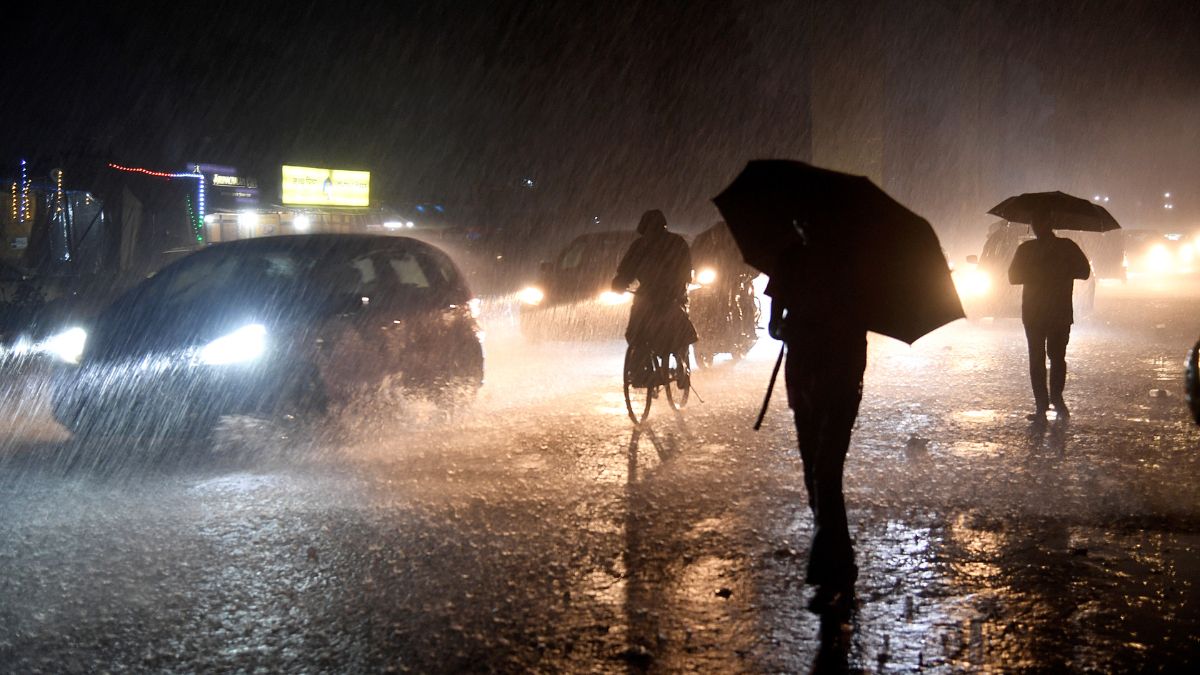 mumbairainagainandherisubway - 1