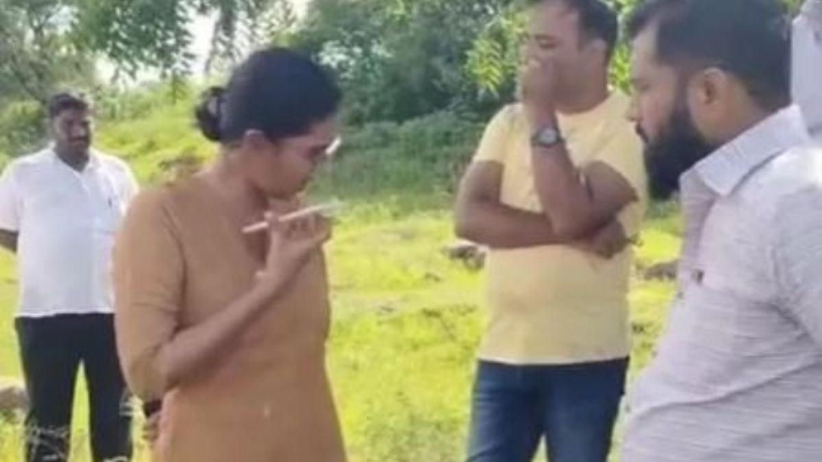 DSP Anjali Krishna speaking to Maharashtra Deputy CM Ajit Pawar over phone | X 