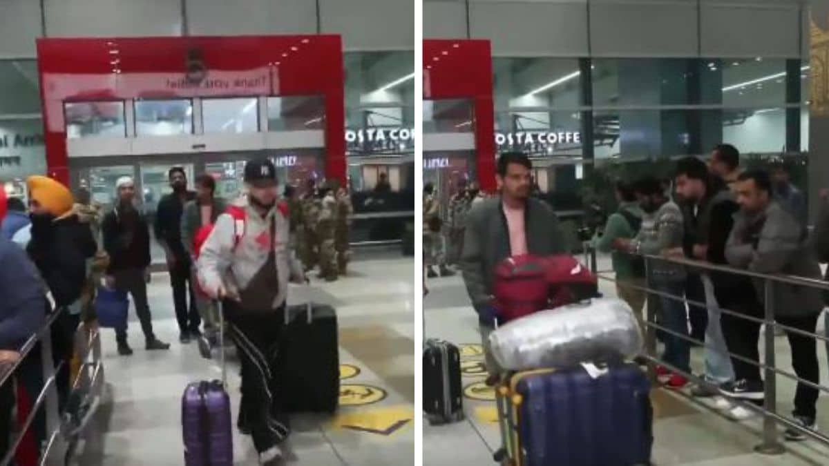 indians-return-from-iran-protests - 1