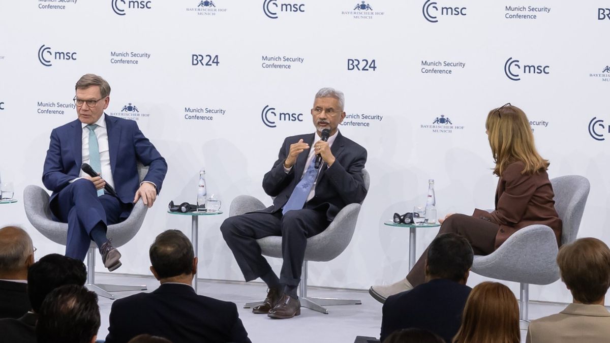 German Foreign Minister Johann Wadephul (L) in conversation with EAM S. Jaishankar (centre) at the Munich Security Conference 2026 | X