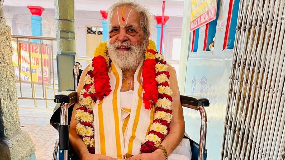 Chilkuri Balaji Temple chief priest and former professor Dr M.V. Soundararajan | X/@KVishReddy