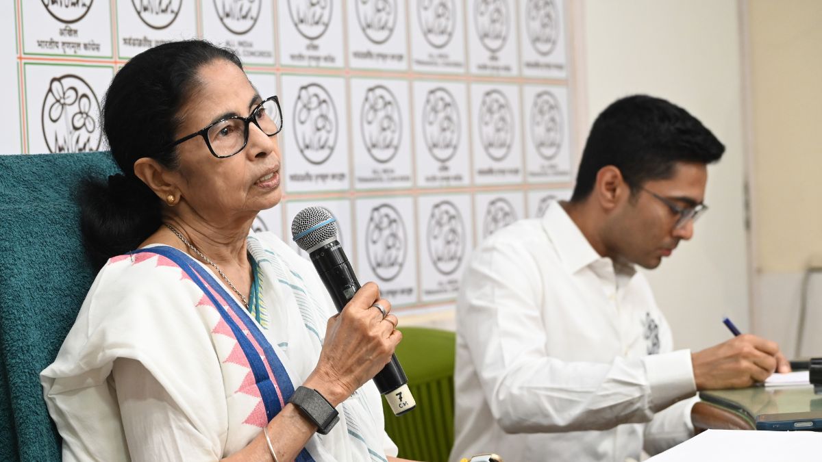 Mamata Banerjee and Abhishek Banerjee | Salil Bera