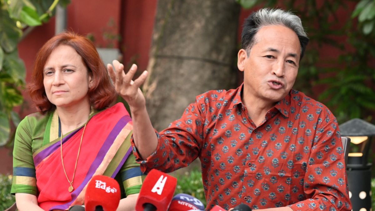 Sonam Wangchuk (R) addressing a press conference alongside his wife Geetanjali J. Angmo | Sanjay Ahlawat