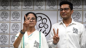 Signature forgery: CID team searches Mamata Banerjee’s Kalighat house-cum-party office, seizes documents