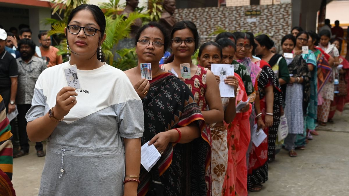 A large number of women voters turned up to cast their votes during the first phase of Assembly elections in West Bengal | Salil Bera
