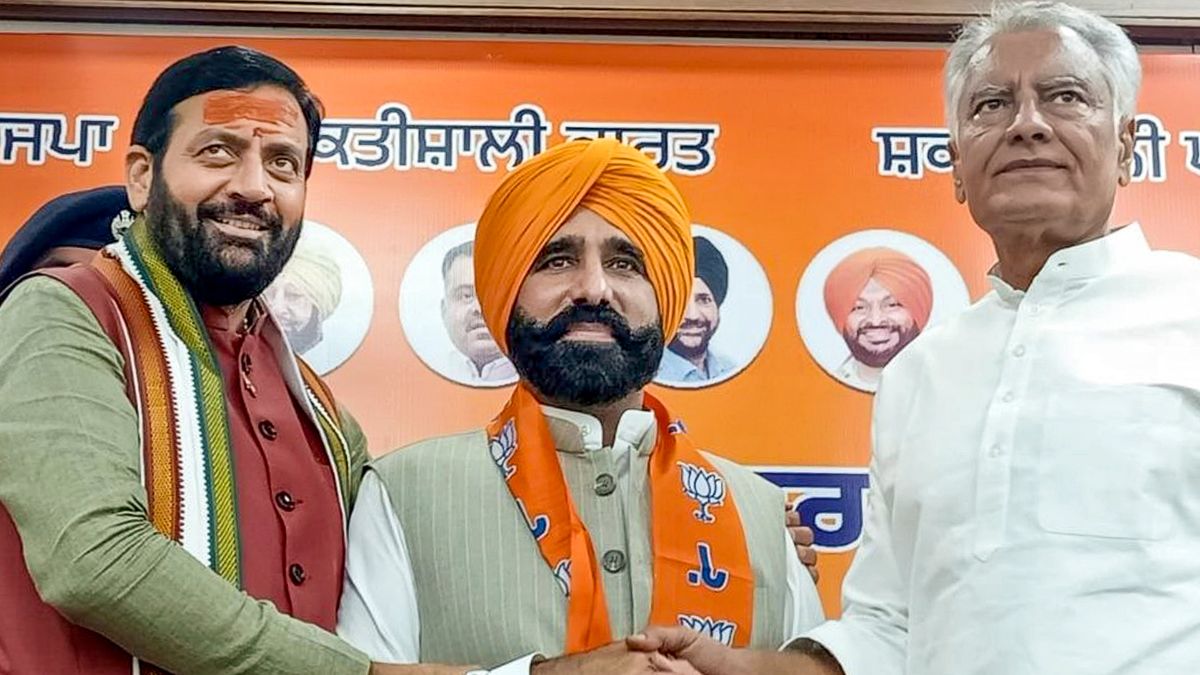 Haryana Chief Minister Nayab Singh Saini (L), BJP Punjab president Sunil Jakhar (R), and Punjab CM Bhagwant Mann's cousin Gyan Singh Mann (centre) during the latter's joining event of the BJP, at Chandigarh | PTI