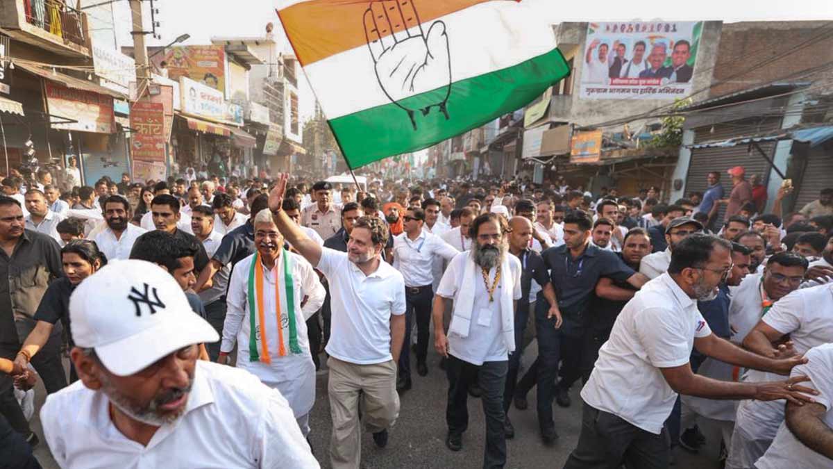 Congress leader Rahul Gandhi, Haryana Congress chief Rao Narender Singh and party leader Brijendra Singh with others during 'Sadbhav Yatra', in Gurugram | PTI