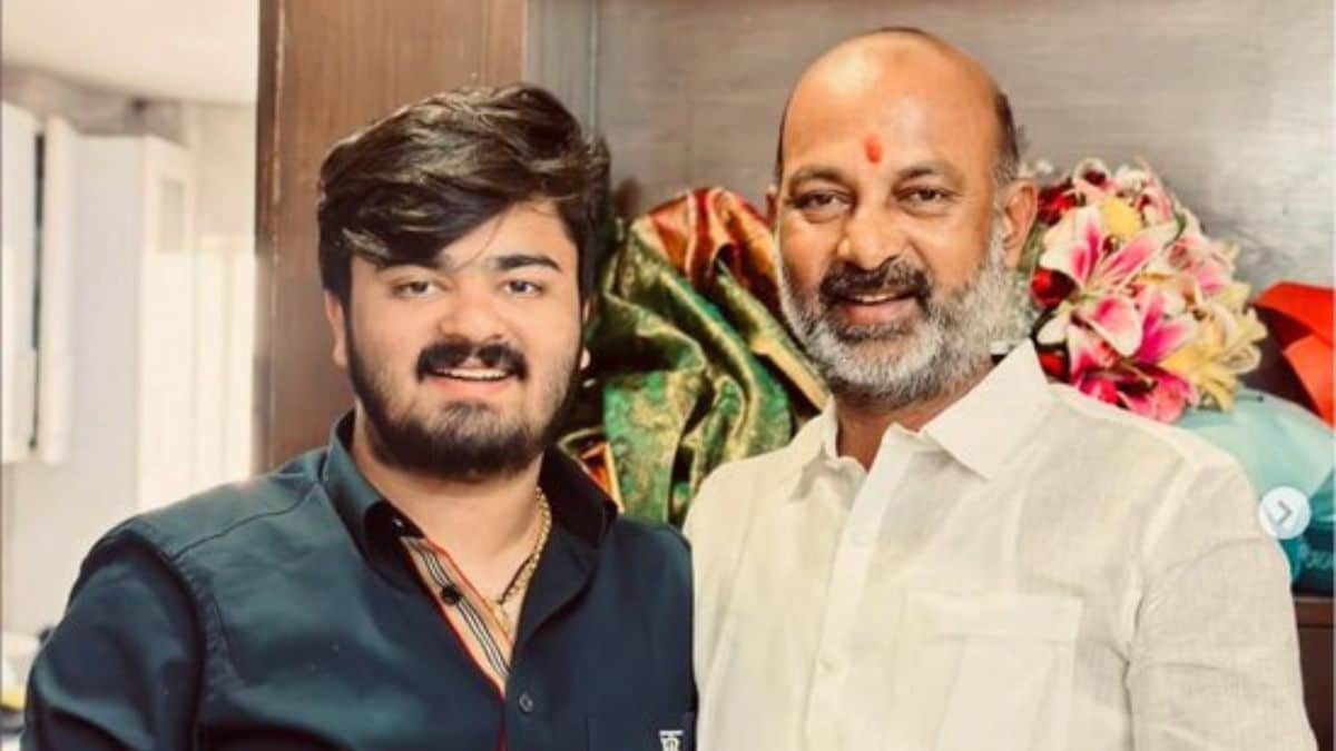 Accused Bandi Sai Bhageerath (L) with his father and Union Minister of State for Home Affairs Bandi Sanjay Kumar (R) | X