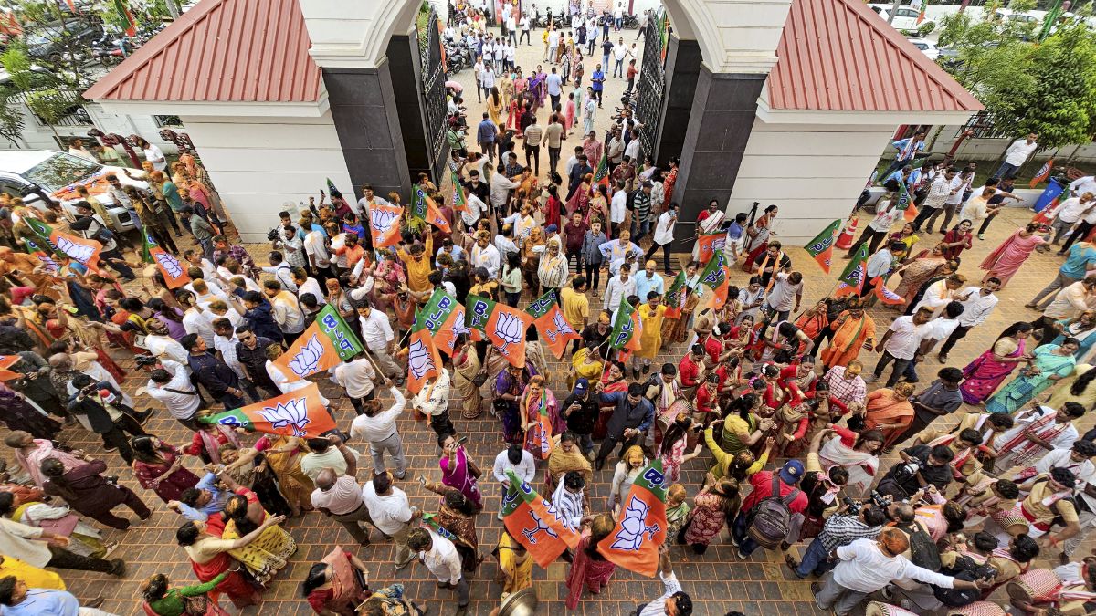 bjp-celebrates-guwahati-wins - 1