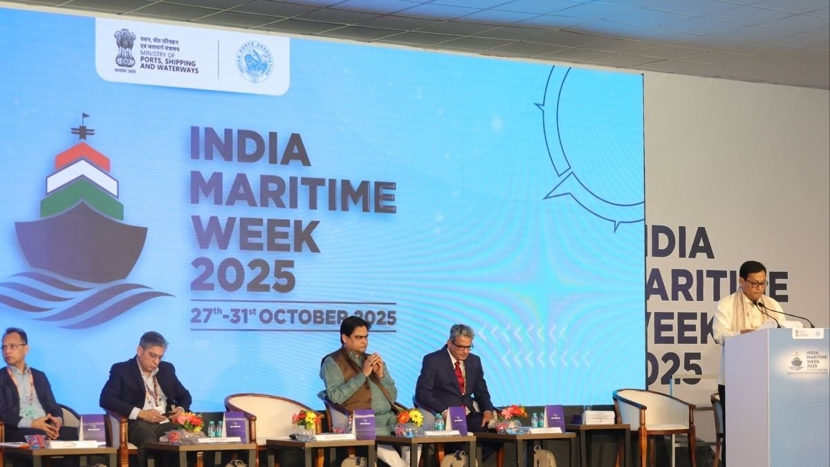 MoPSW Sarbananda Sonowal addresses a session on Day 2 of the India Maritime Week 2025