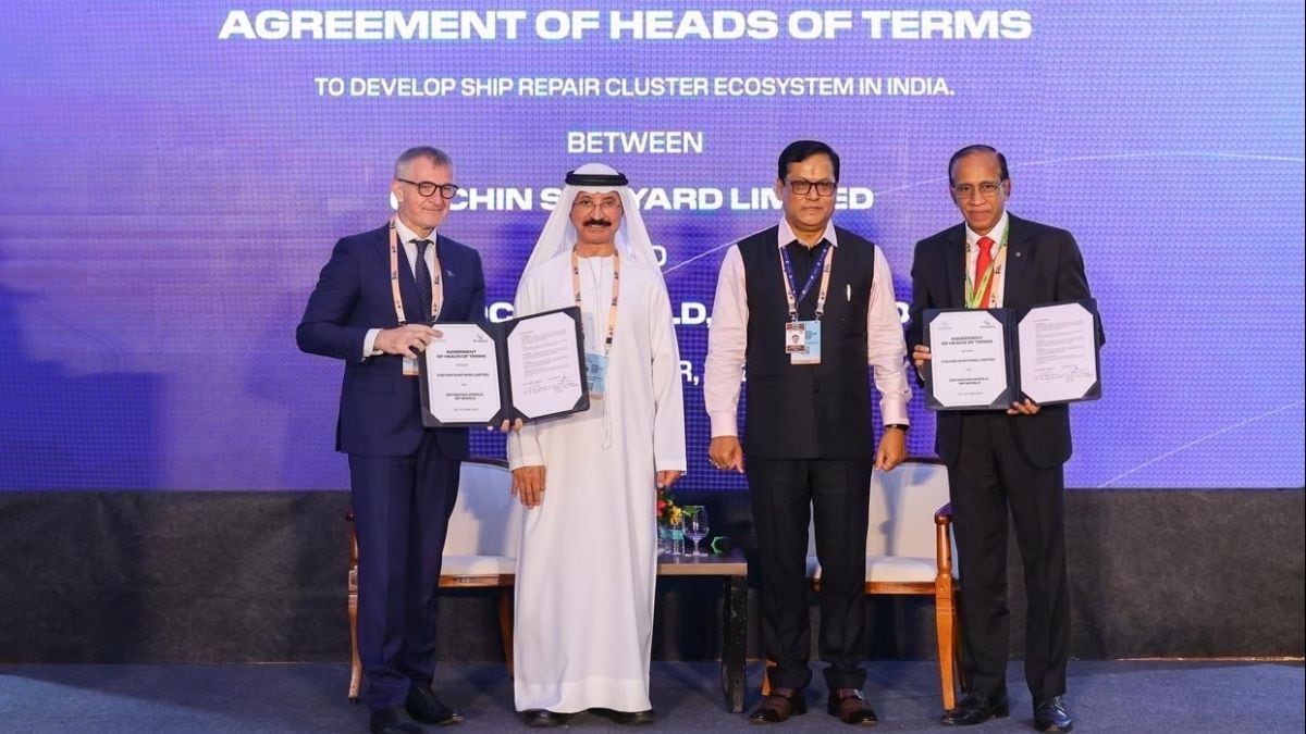 From Left: Drydocks World CEO Rado Antolovic, DP World Group Chairman-CEO Sultan Ahmed bin Sulayem, MoPSW Sarbananda Sonowal, CSL MD Madhu S Nair