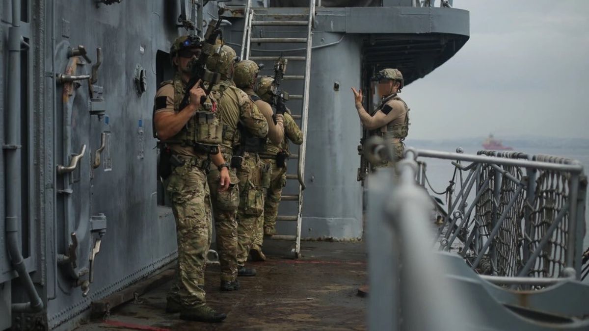 us-china-iran-ship-seizure-missile - 1