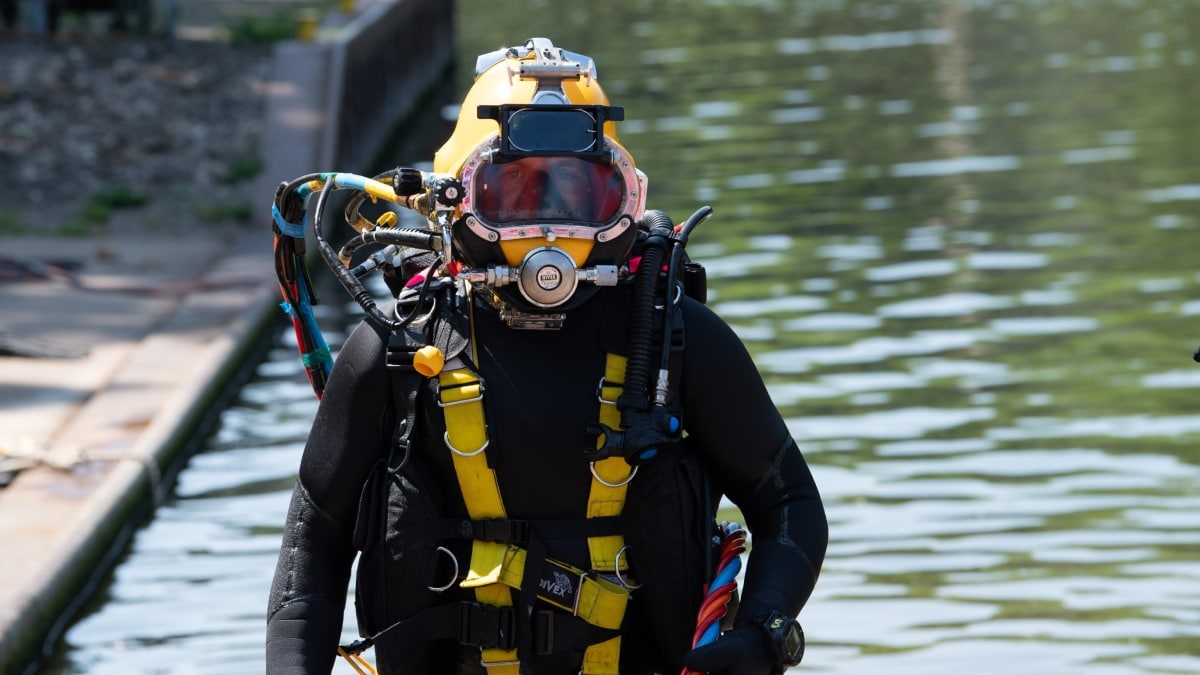 Image of a diver used for representation | X