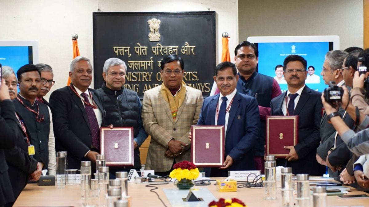 The MoU signing ceremony on Feb 3 for the Bharat Container Shipping Line (BCSL) as well as the Outer Harbour Project at the V.O. Chidambaranar Port | X/@sarbanandsonwal