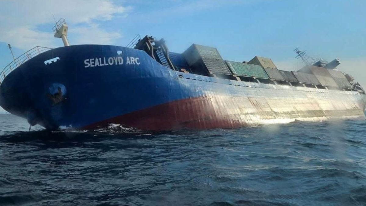 The container ship 'Sealloyd Arc', which is seen here severely listing off the coast of southern Phuket, Thailand | Royal Thai Navy
