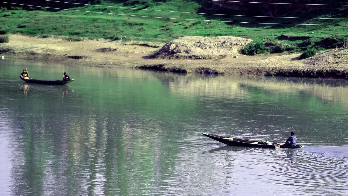 Scenes from the Jhelum River in Jammu & Kashmir in April 2025 [File] | Josekutty Panackal