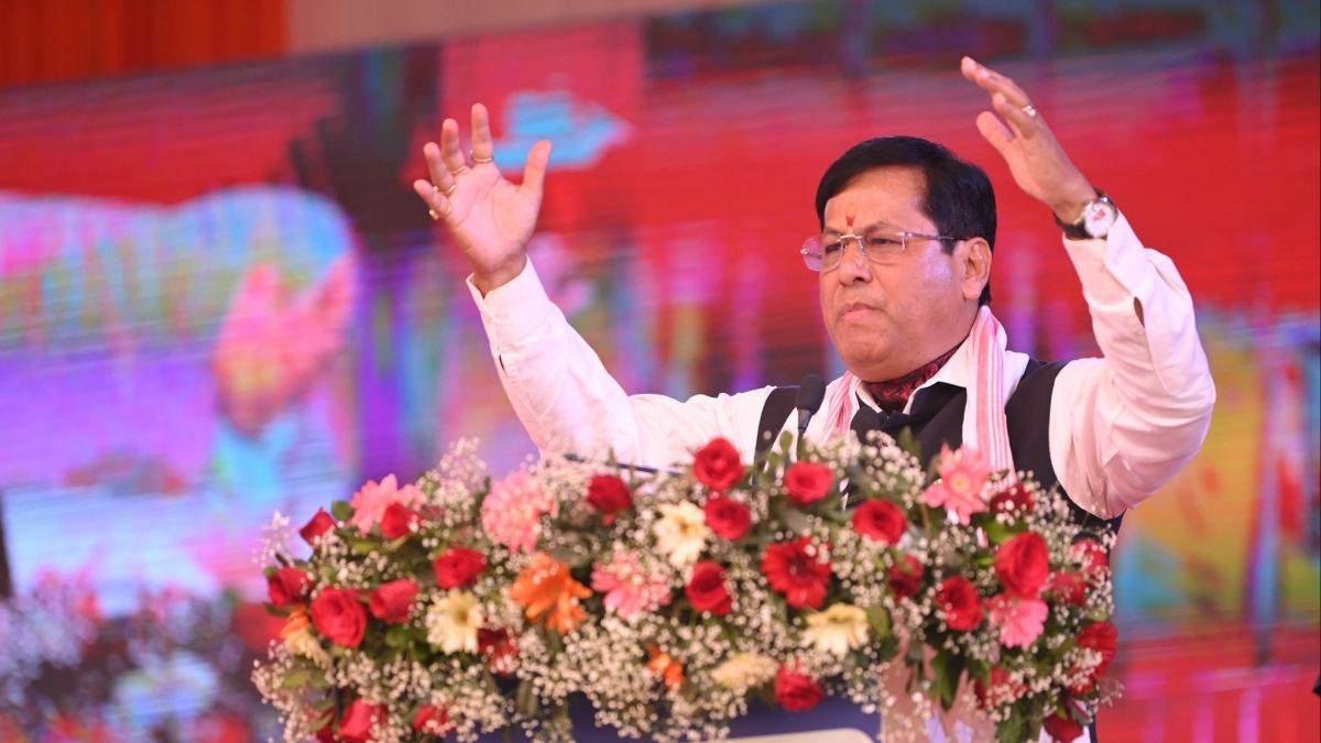 Union Minister (MoPSW) Sarbananda Sonowal speaks after laying the foundation stones for the lighthouses on NW-2 | X