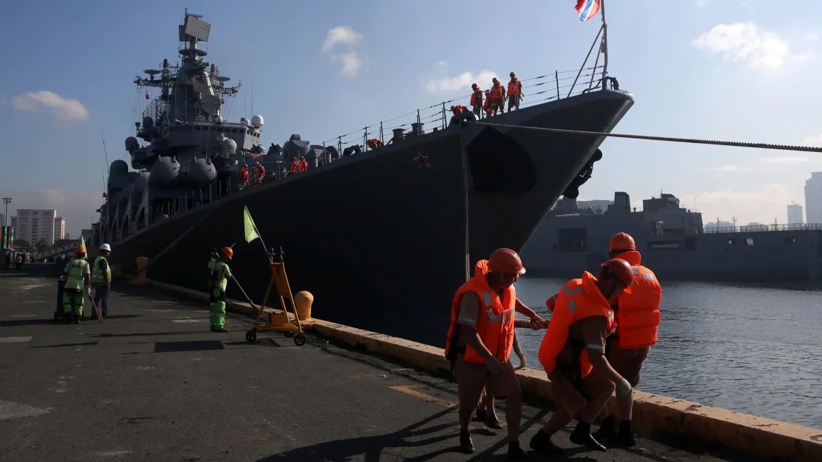 Representative image of seafarers preparing to dock a Russian missile cruiser in Metro Manila, Philippines on January 6, 2019 | Reuters