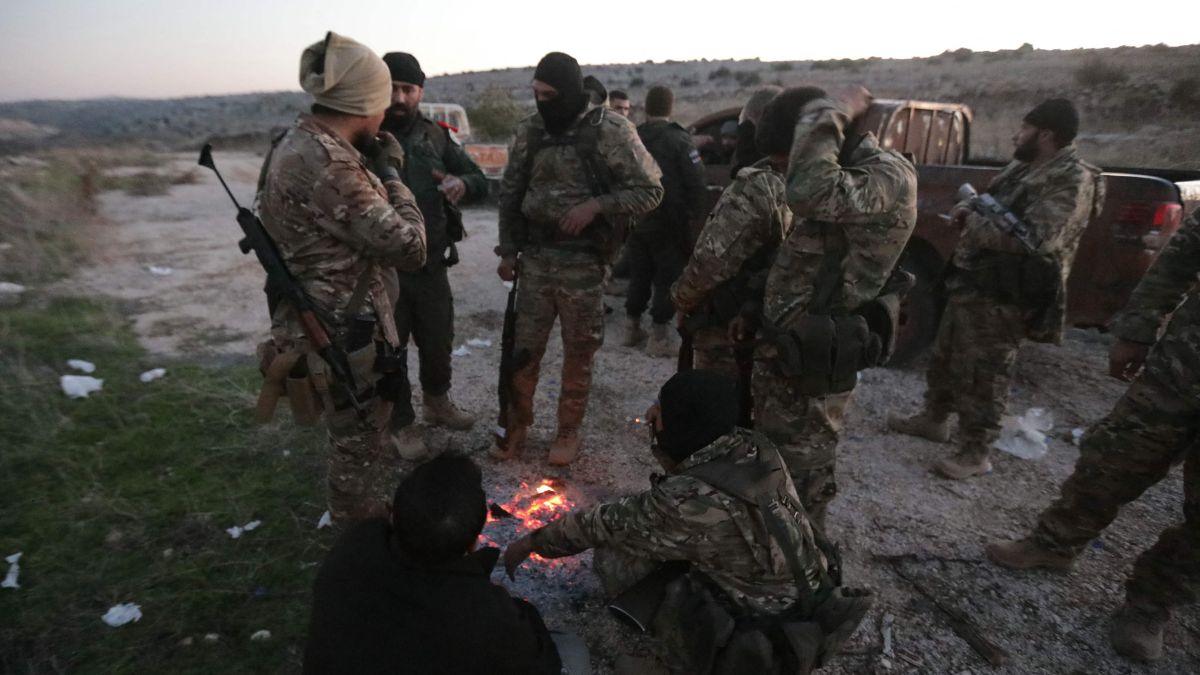 Anti-government fighters take a position near the northern Syrian town of Tal Rifaat on December 1, 2024 | APF