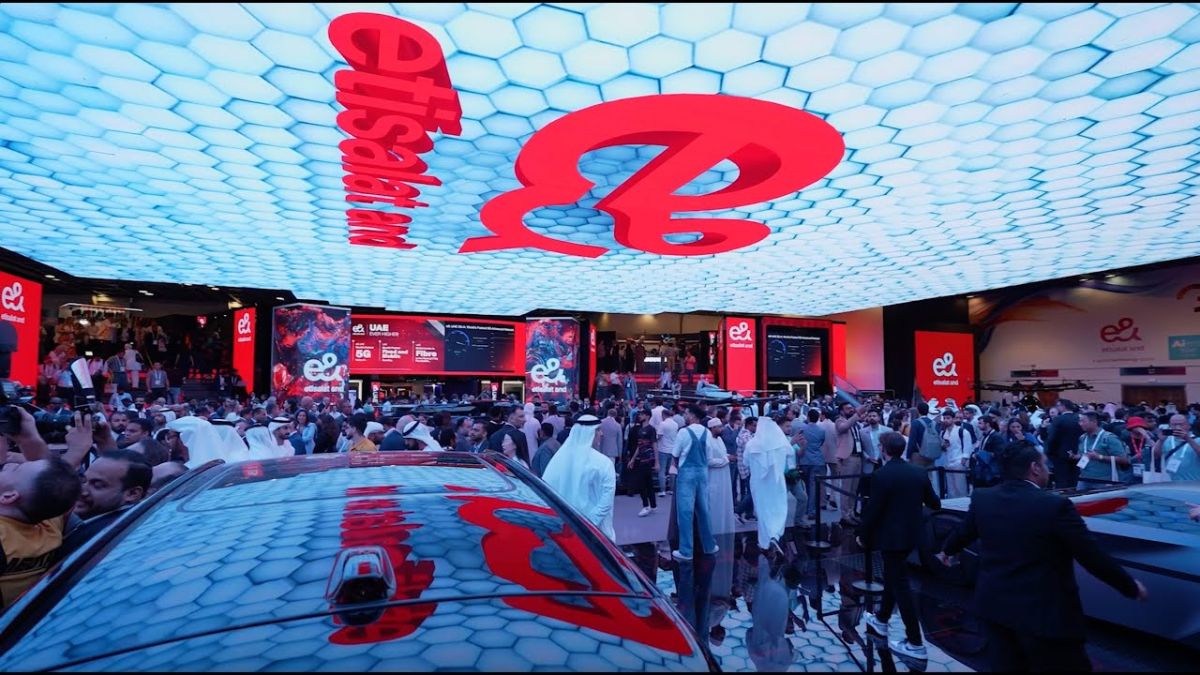 e& showcase at the GITEX Global 2024