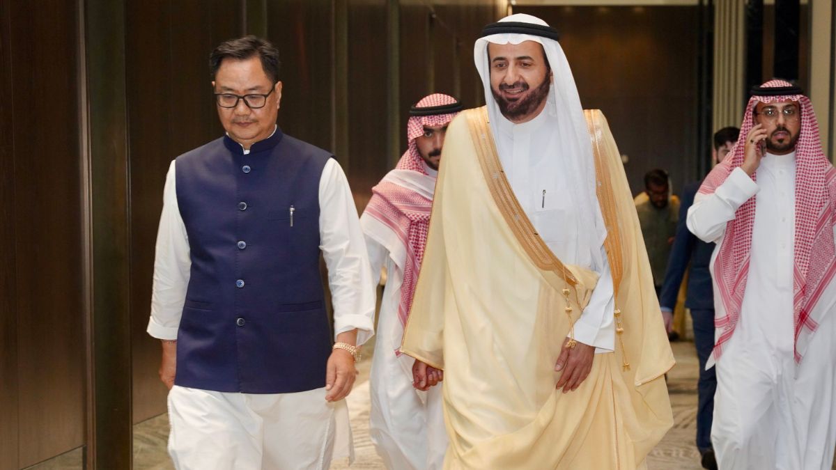 Union Minister Kiren Rijiju with Saudi Arabia Saudi Minister of Hajj and Umrah, Tawfiq bin Fawzan Al Rabiah, during his visit to Jeddah to review Hajj preparation | X 