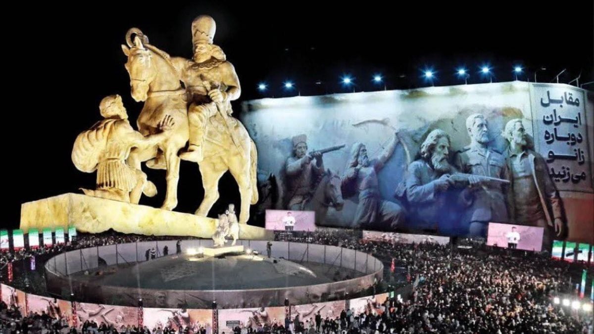Iran statue - 1