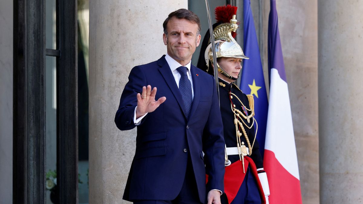 Macron - 1
