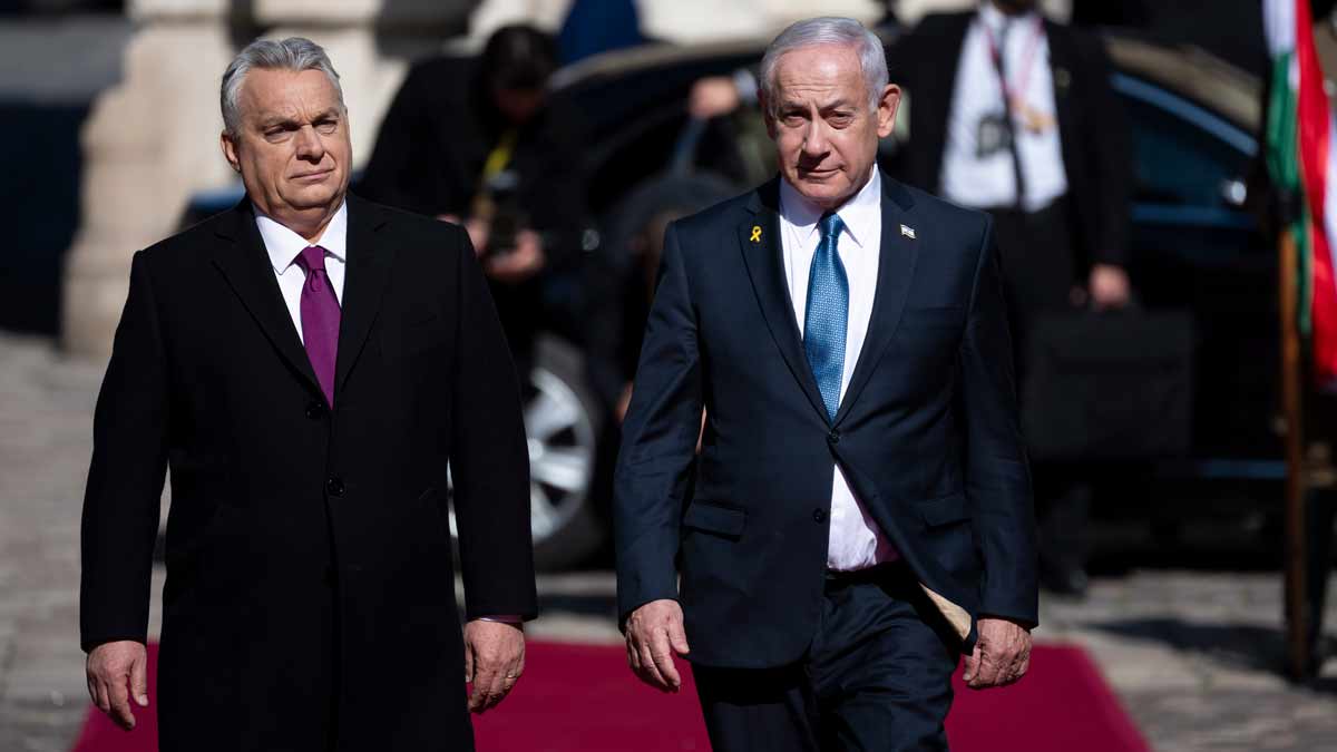 Israeli Prime Minister Benjamin Netanyahu, right, and Hungarian Prime Minister Viktor Orban, left, participate in a welcoming ceremony with a guard of honor at Buda Castle in Budapest, Hungary | AP