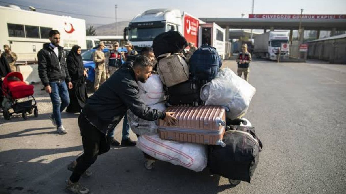 Syrian refugees returning home | X 