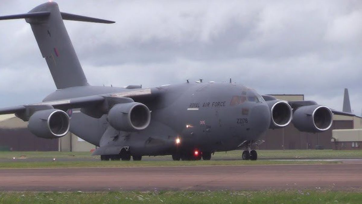 A U.S. Air Force C-17A Globemaster at RAF Fairford in the United Kingdom | X 