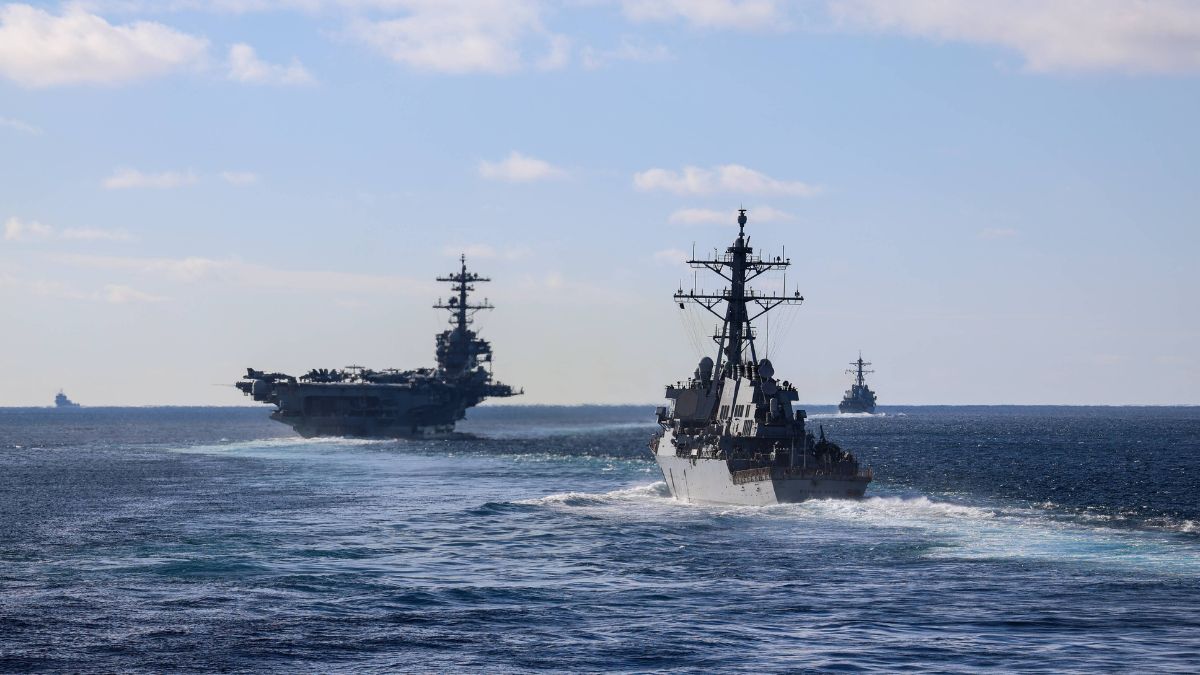 US aircraft carrier USS George H.W. Bush |  X 
