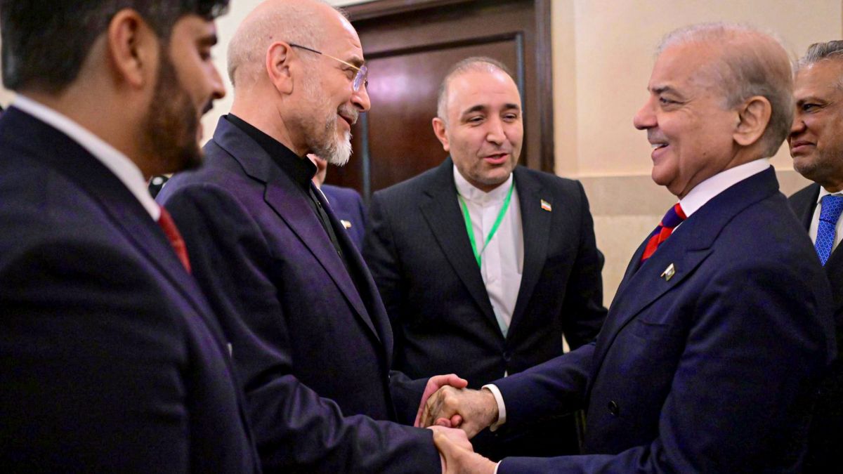  Pakistan Prime Minister Shehbaz Sharif during a meeting with the Iranian delegation led by Speaker of the Iranian Consultative Assembly Mohammad Bagher Ghalibaf in Islamabad | X 