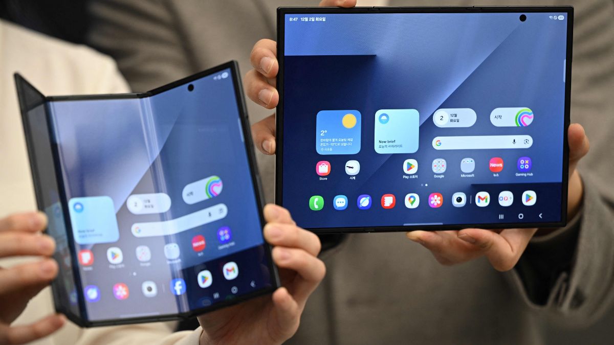 samsung-z-trifold-multifolding-phone-december-12 - 1