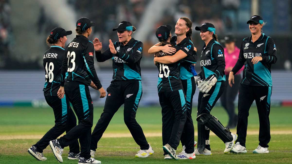 New Zealand's Rosemary Mair, center, celebrates with teammates the wicket of South Africa's Nadine de Klerk | AP