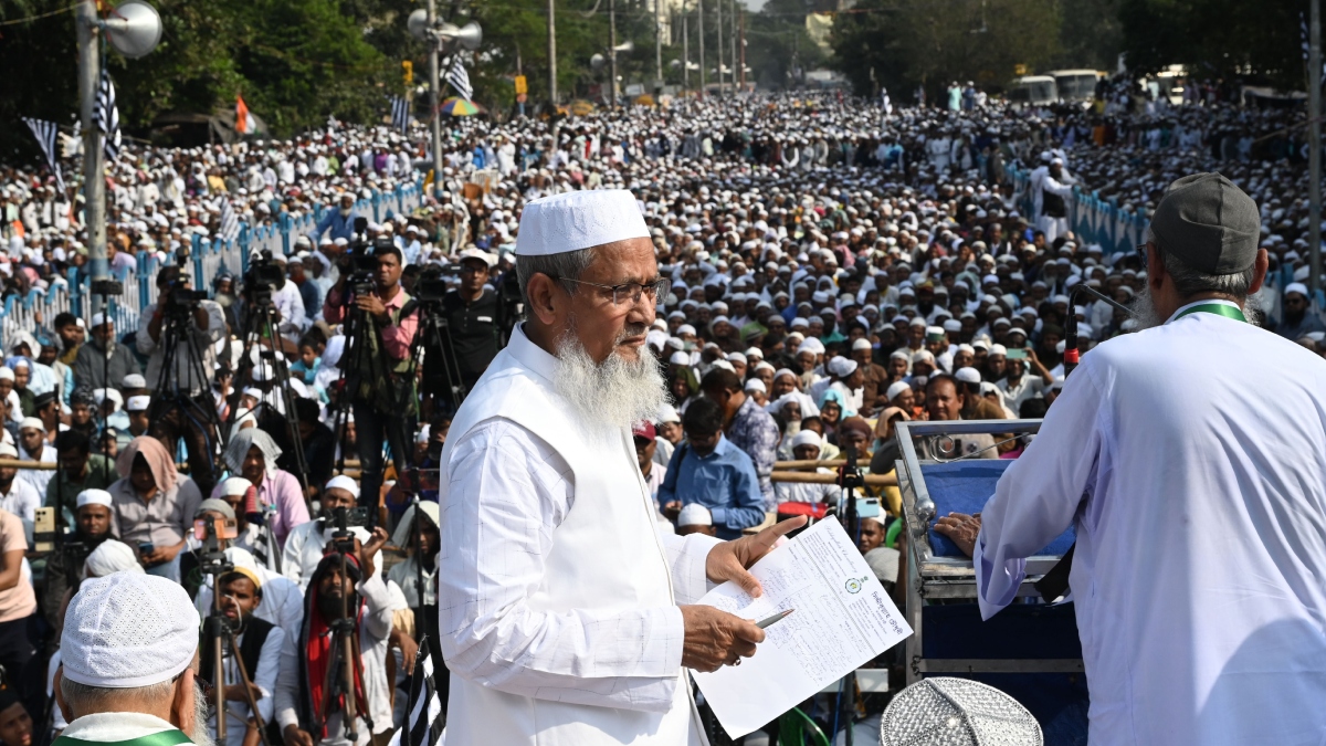 West Bengal state Jamat-E-Ulama leader and Minister Siddiqulla Choudhary at a protest rally against waqf ammendment bill 2024 in Kolkata | Salil Bera